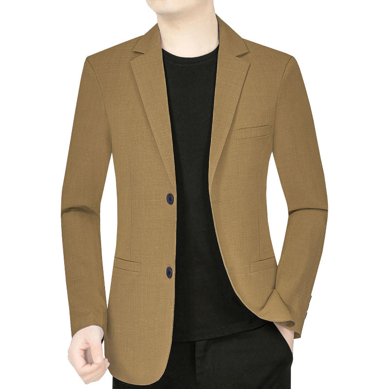 Blazer léger camel porté ouvert sur un t-shirt noir, vue de face