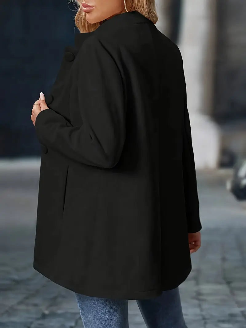 Manteau court à col montant, vu de dos