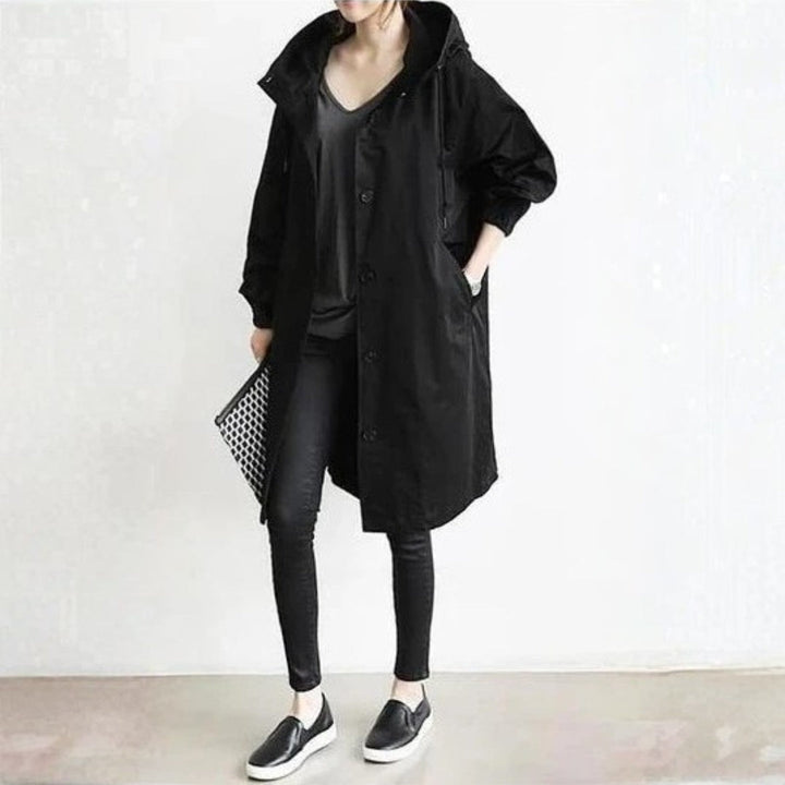 Manteau long à capuche, coloris noir, vu de face