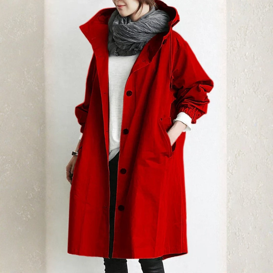 Manteau long à capuche, coloris rouge, vu de face