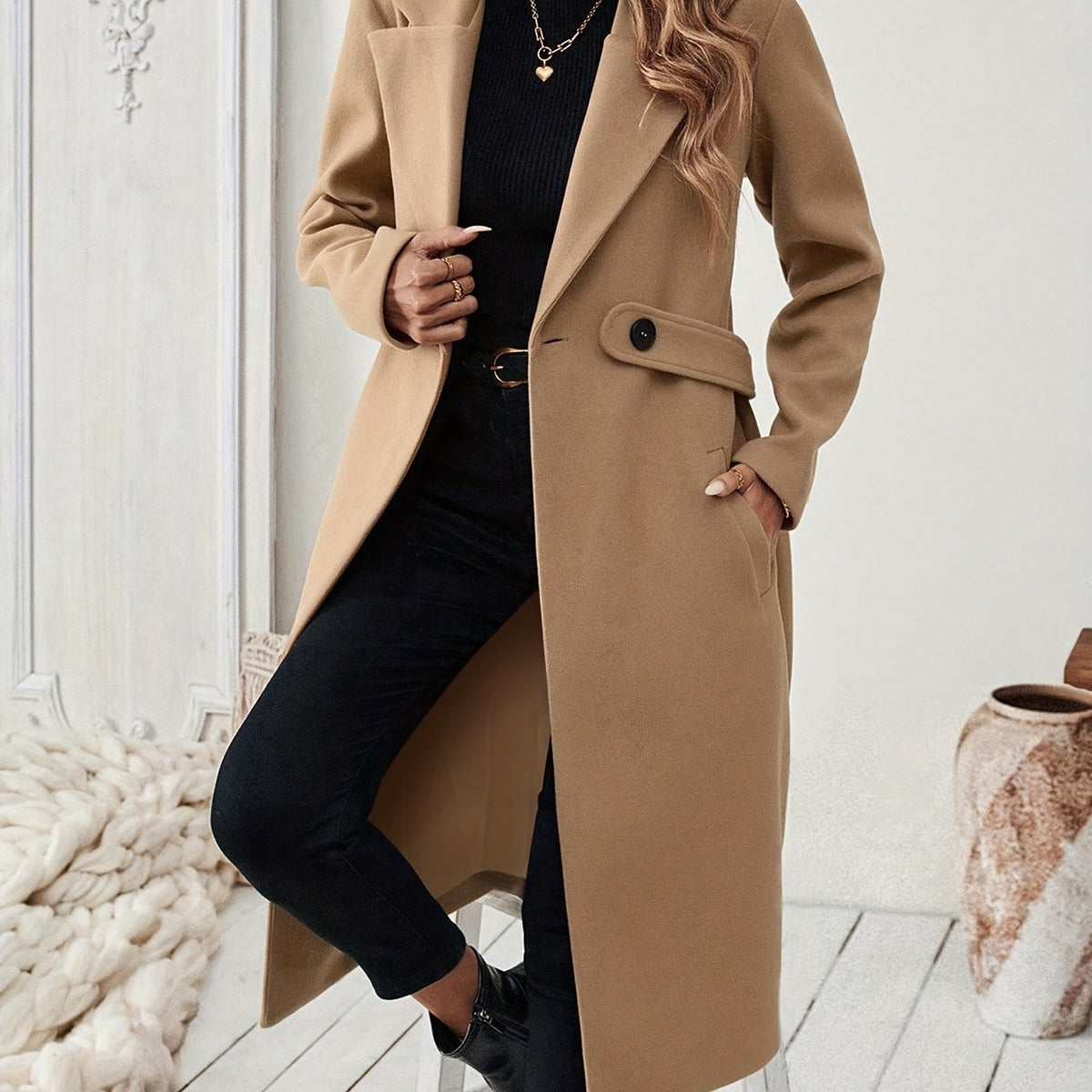 Manteau long ceinturé droit, coloris camel, vue de face