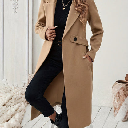 Manteau long ceinturé droit, coloris camel, vue de face