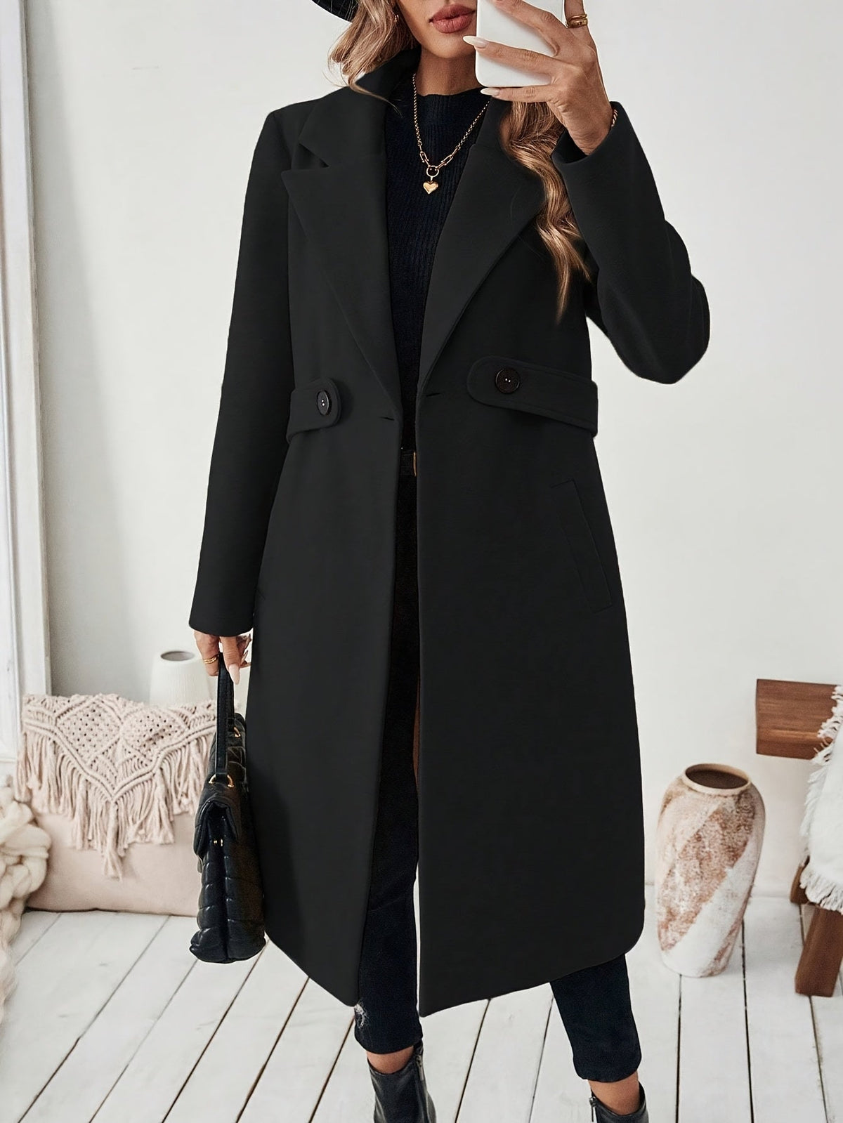 Manteau long ceinturé droit, coloris noir, vue de face