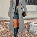 Manteau long croisé taillé, coloris gris, vue de face