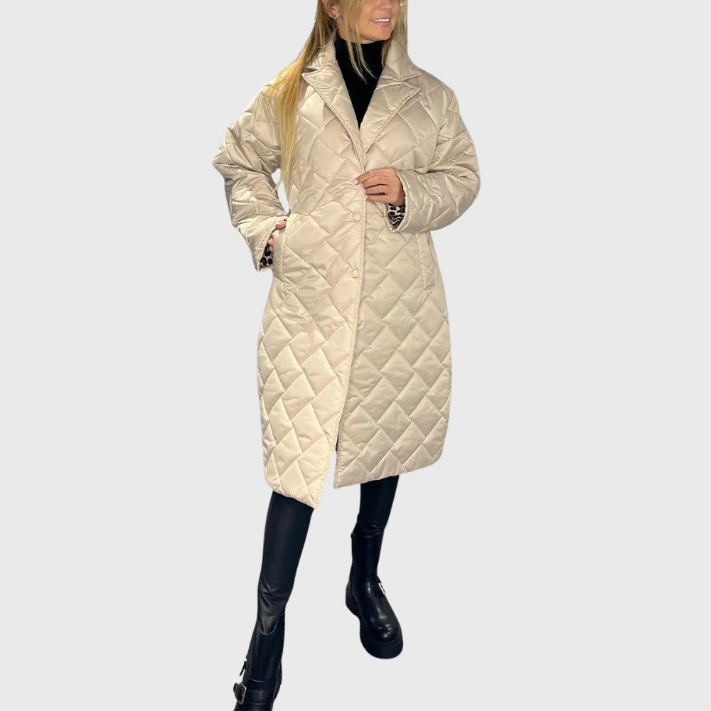 Manteau long matelassé réversible, coloris crème, porté en tenue, vue 2