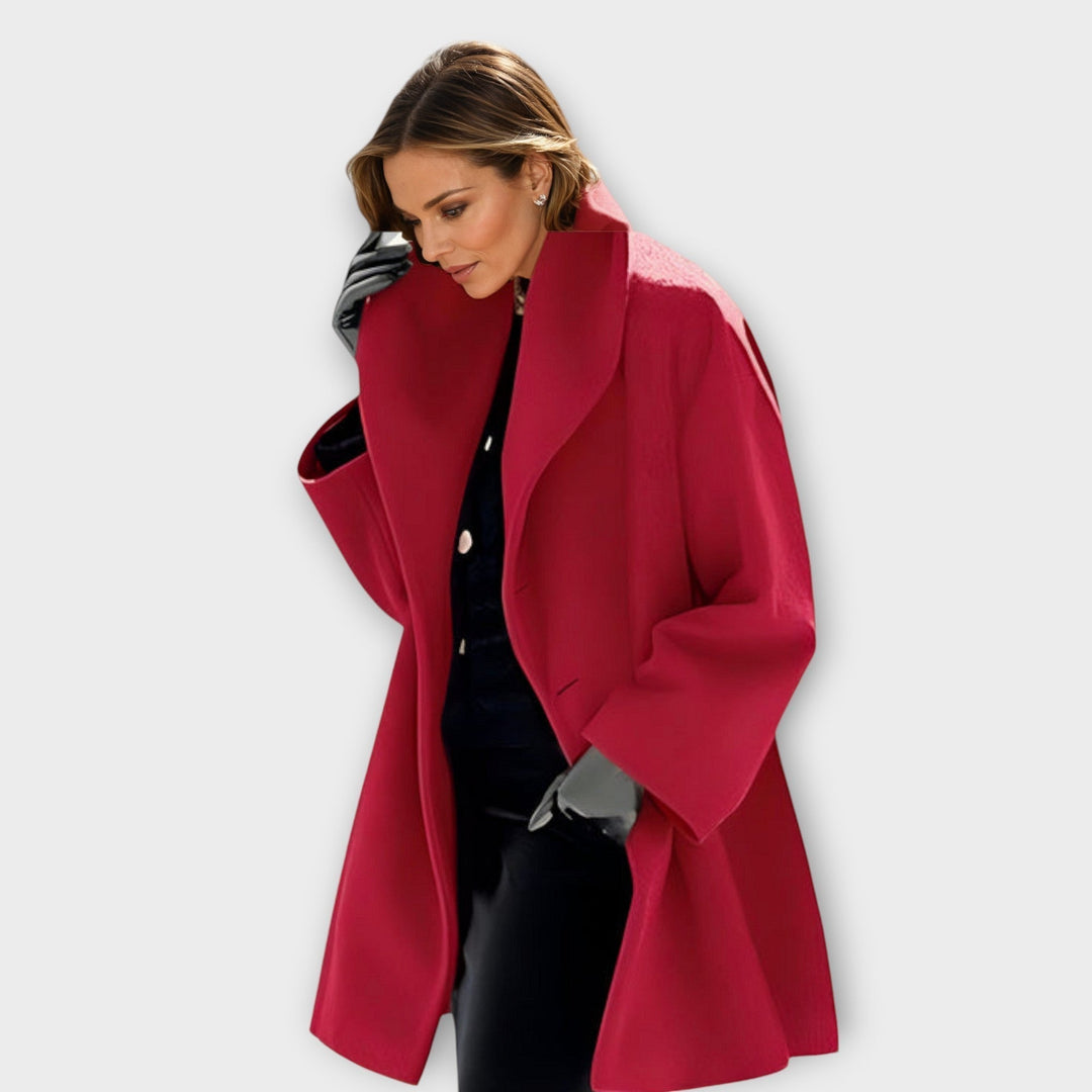 Manteau oversize à grands revers, coloris rouge, vu de face