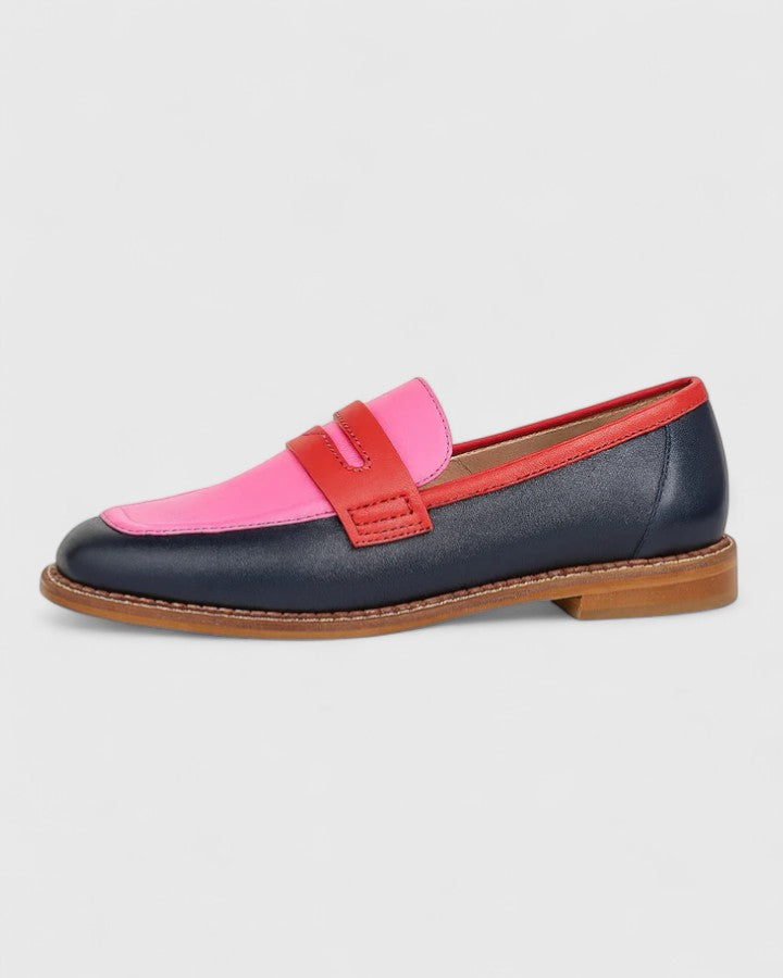 Mocassin à pont, la paire présentée à plat