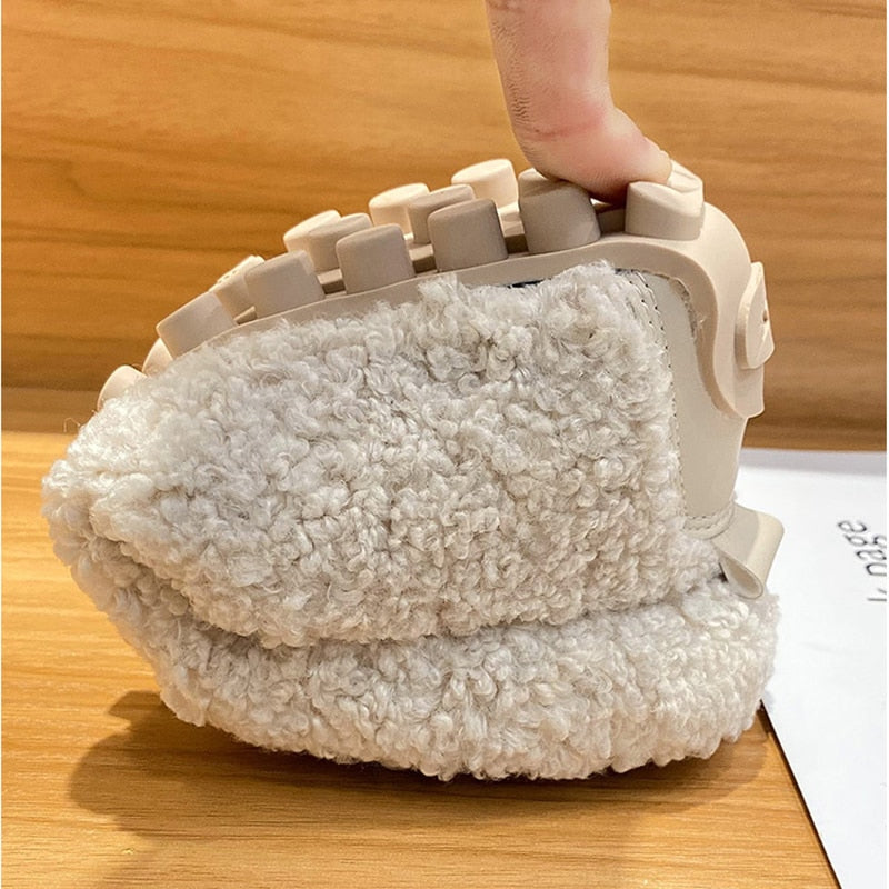 Mocassin en peluche, en vue rapprochée
