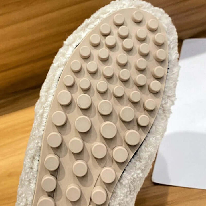 Mocassin en peluche, en vue rapprochée