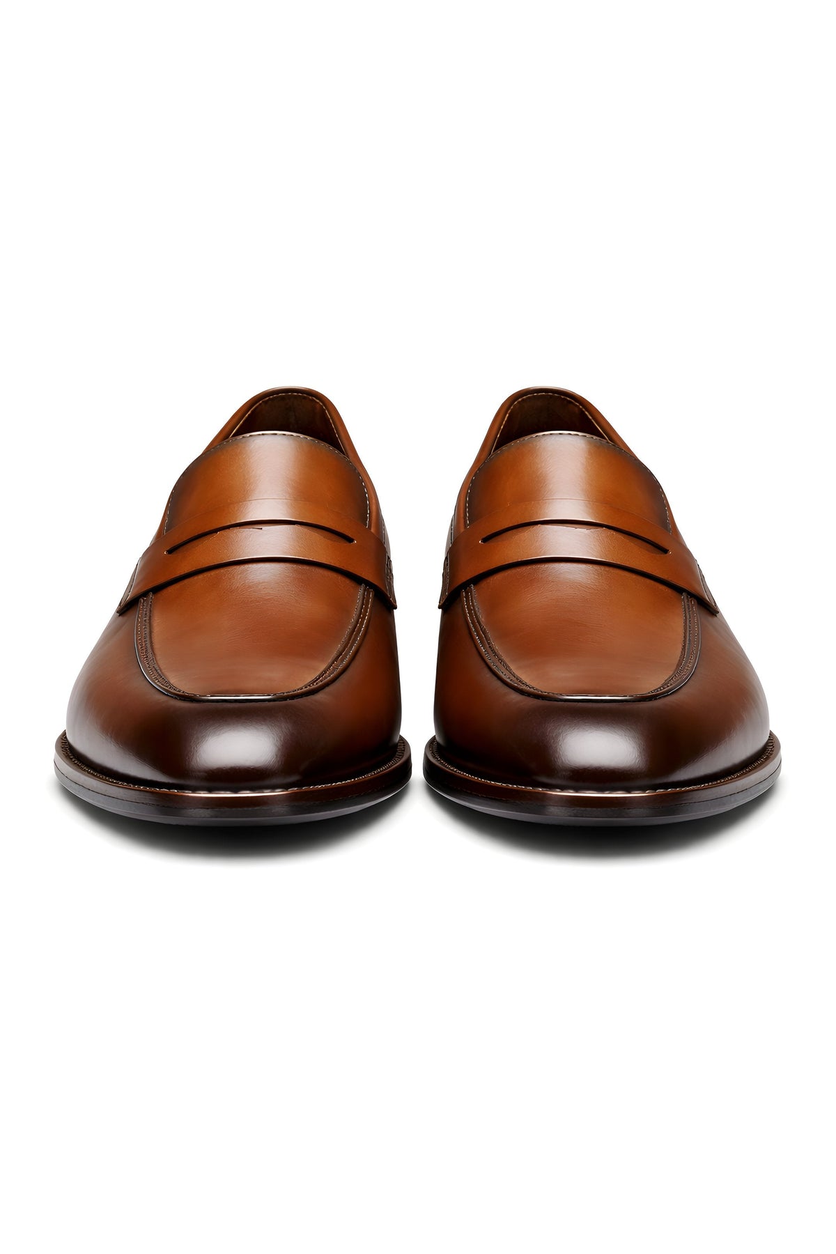 Mocassins penny marron vus de face, bout en amande