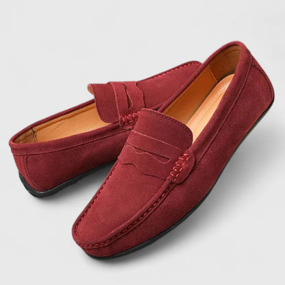 Mocassins penny en daim châtaigne, couture du bout