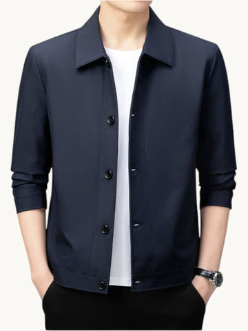 Manteau boutonné à col classique
