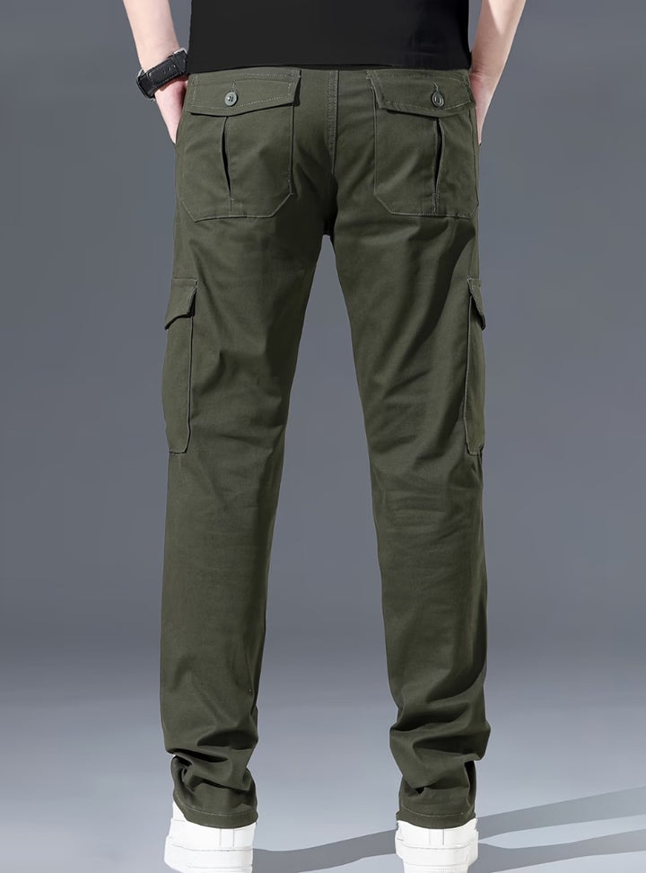 Dos du pantalon cargo vert kaki, poches arrière à rabat et poches cuisse