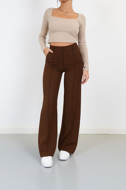 Pantalon droit taille haute, coloris marron, vue de face