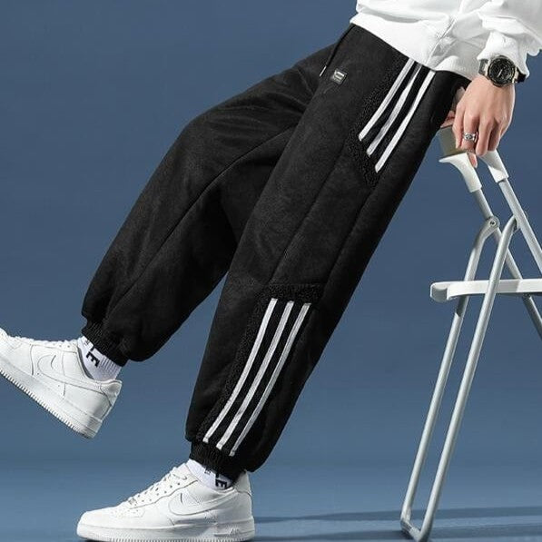 Pantalon jogger à bandes in Noir | By Old Money