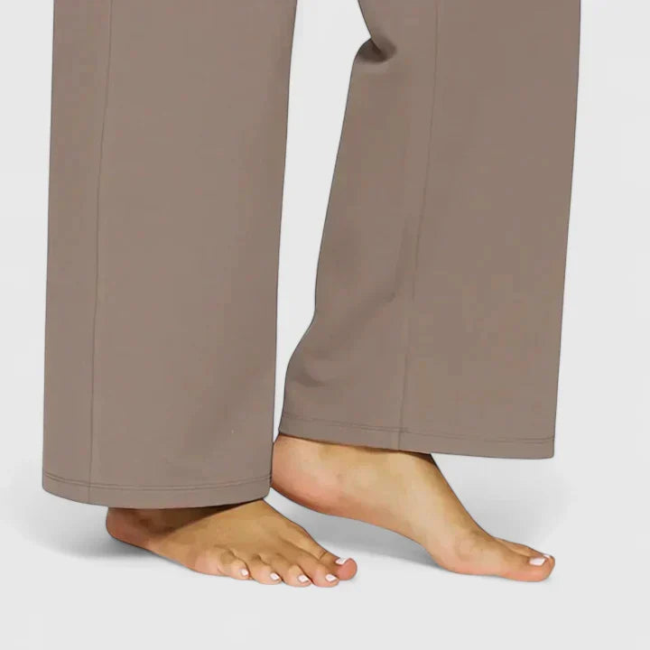 Pantalon large à taille haute, vu de face