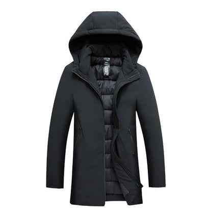 Parka noire à capuche, entrouverte sur sa doublure matelassée et son col montant