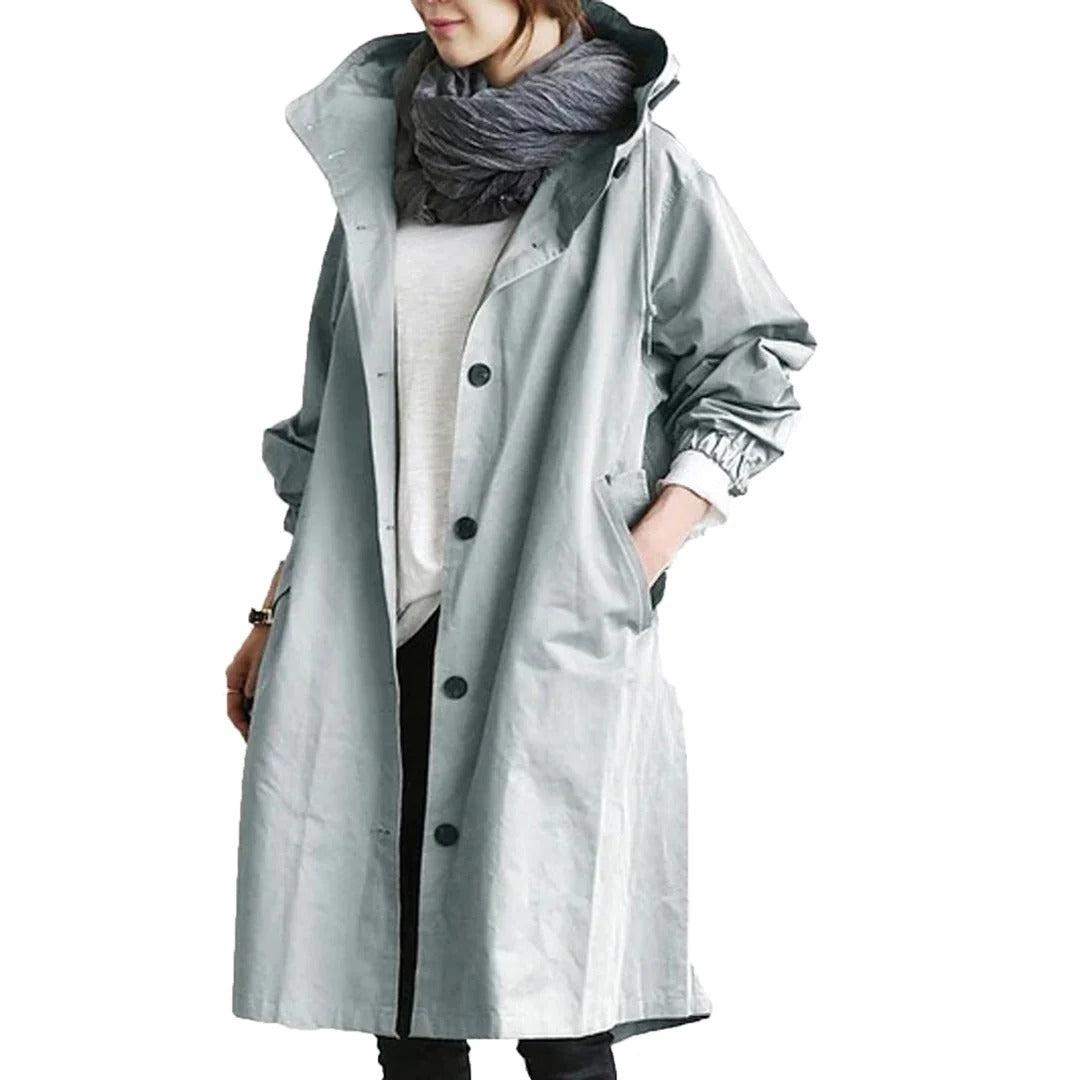 Parka longue de pluie, coloris bleu brumeux, vue de face