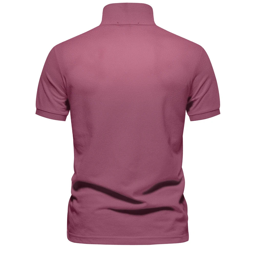 Dos du polo en piqué vieux rose, col rabattu et bas de manches à revers