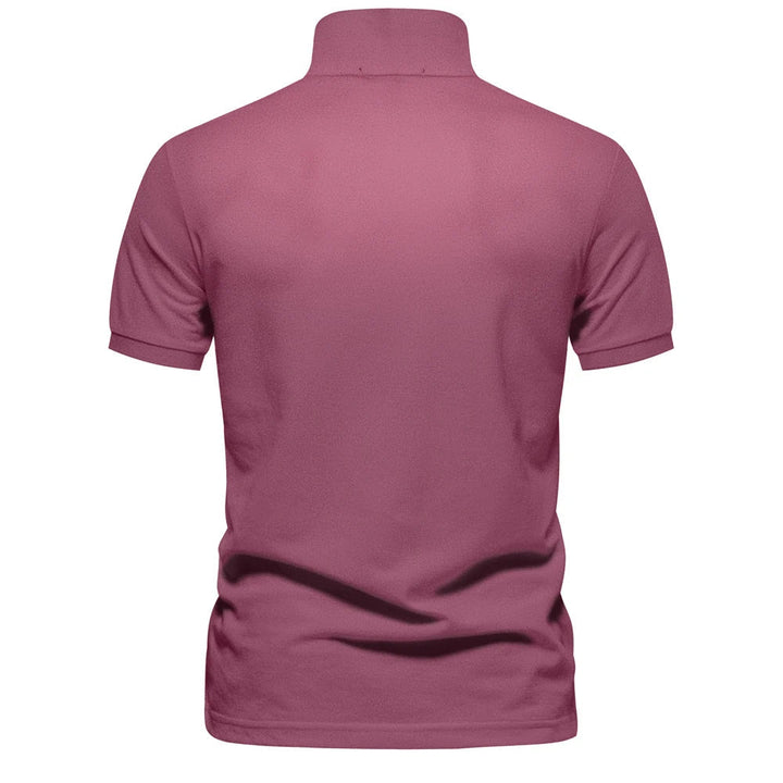 Dos du polo en piqué vieux rose, col rabattu et bas de manches à revers
