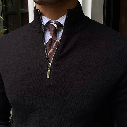 Pull à col zippé uni, détail du col zippé et de la cravate