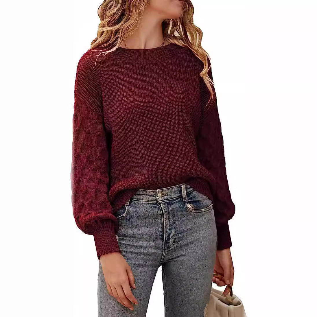 Pull à manches ballon, coloris bordeaux, porté en tenue