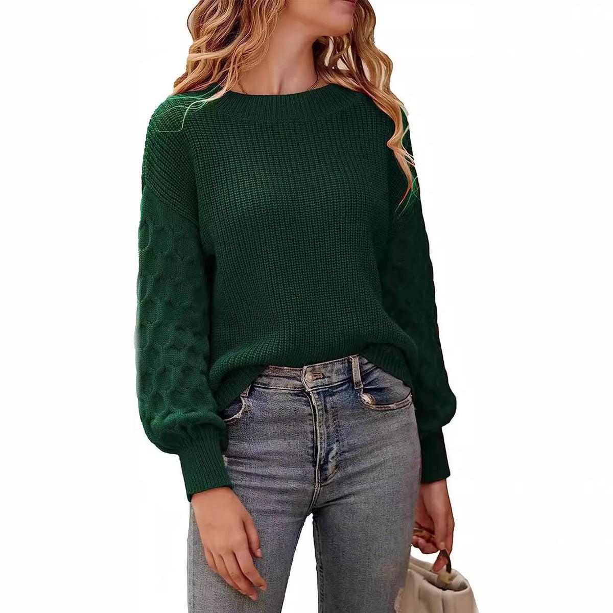 Pull à manches ballon, coloris vert forêt, porté en tenue