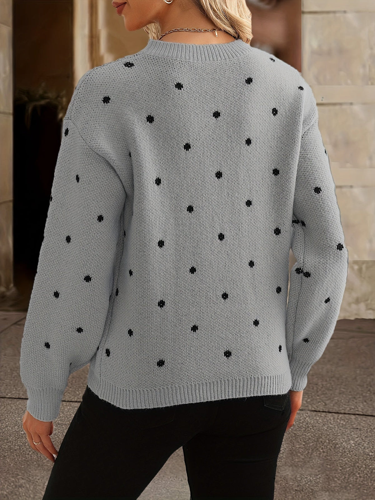 Pull à pois brodés pour femme, vue 2