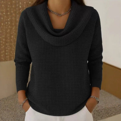 Pull col bénitier gaufré, coloris noir, vue de face