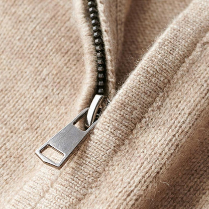 Pull col montant zip court, détail du zip du col