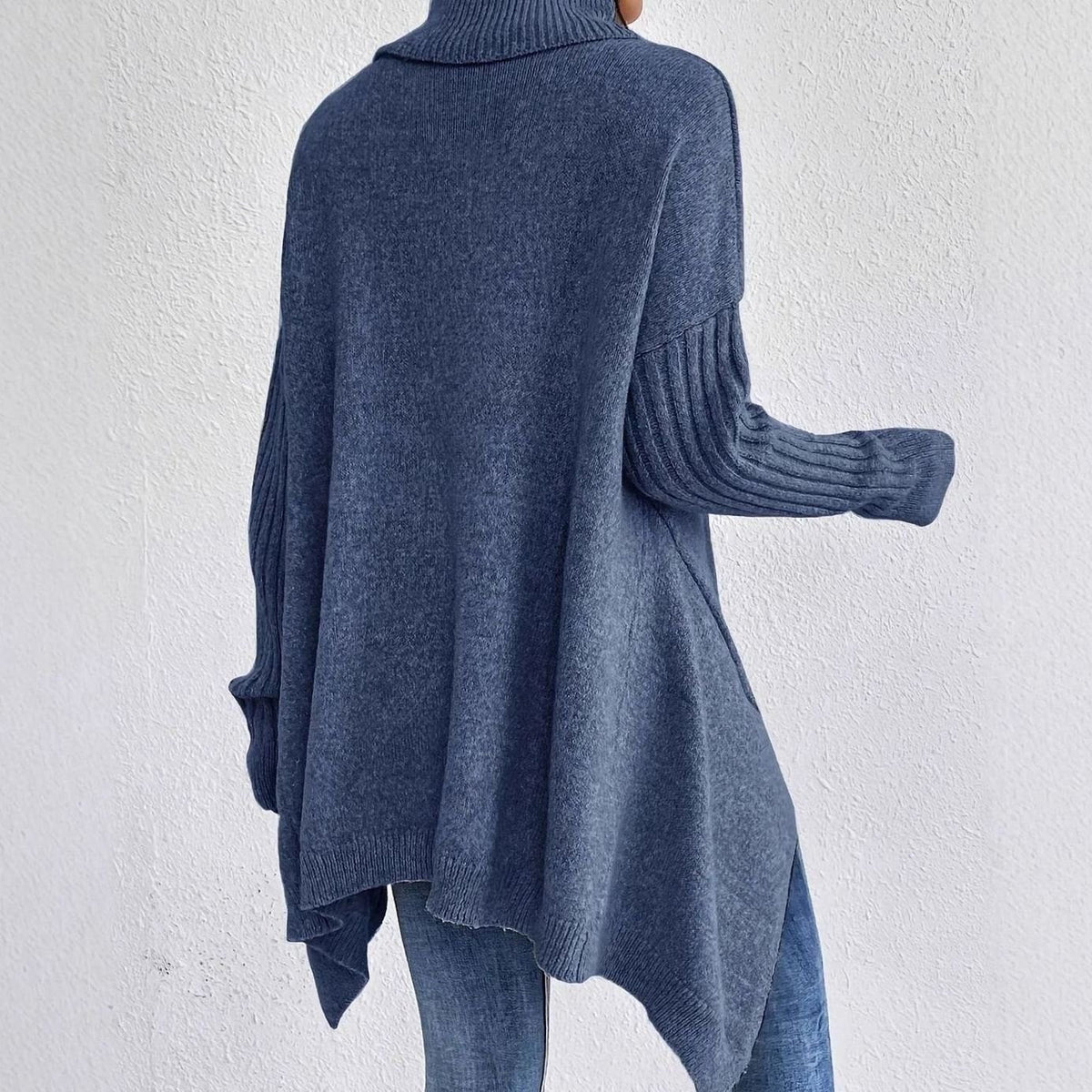 Pull long col roulé pour femme