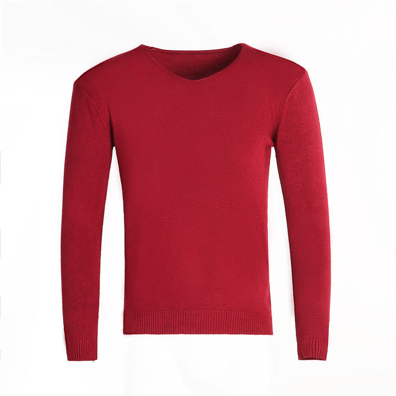 Pull col V rouge en maille unie, présenté à plat