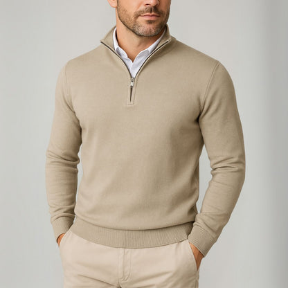 Pull col zippé coupe ajustée, coloris beige, vue de face