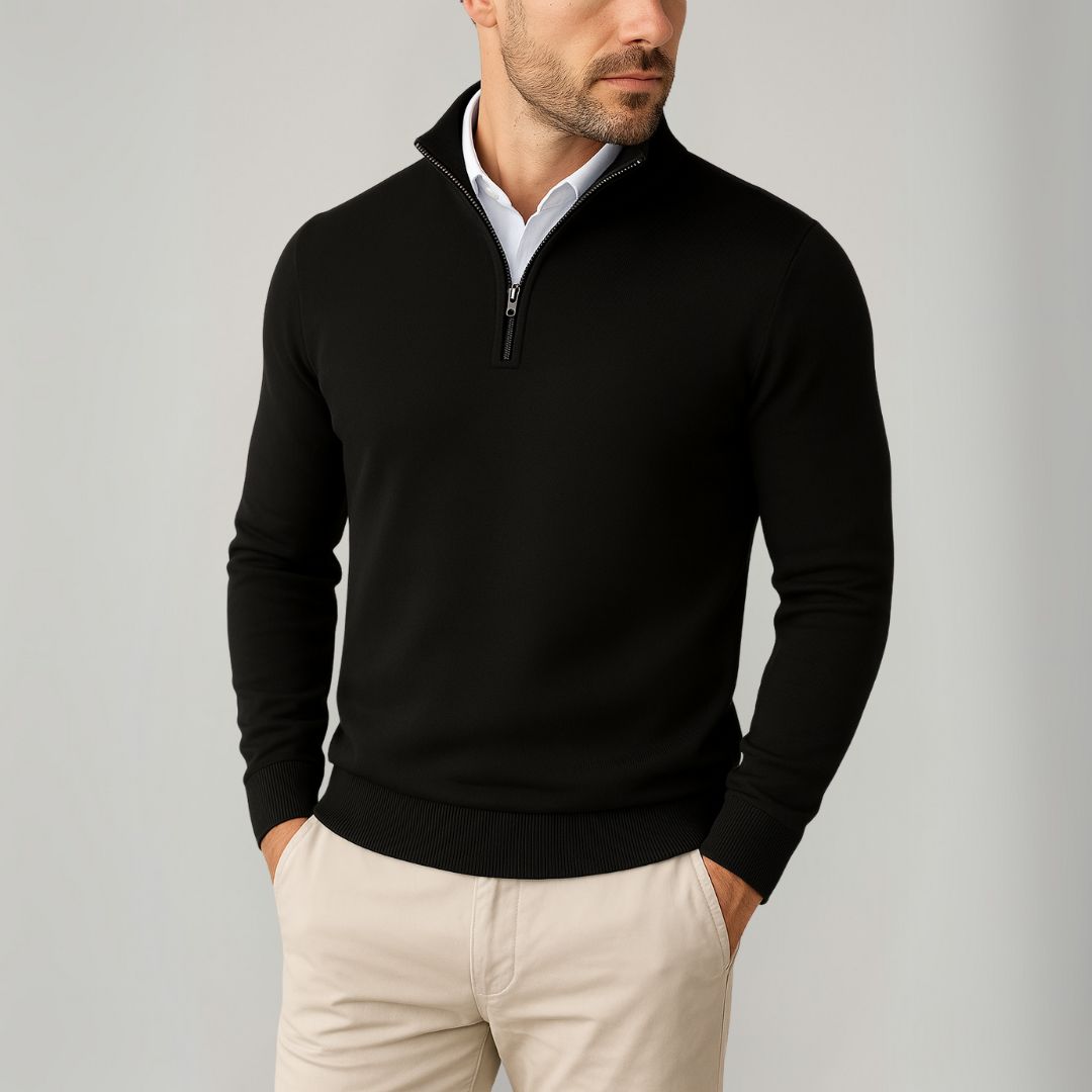 Pull col zippé coupe ajustée, coloris noir, vue de face