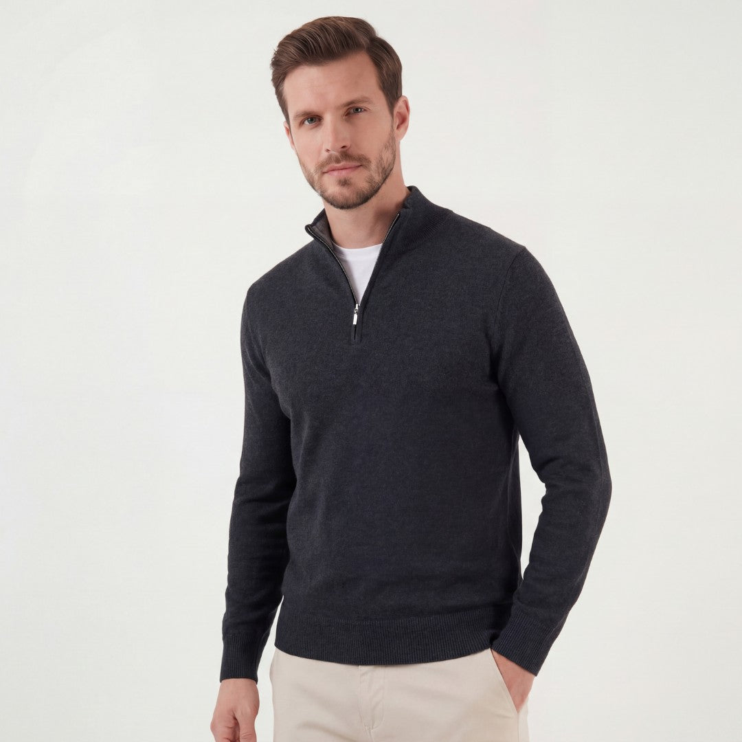 Pull demi-zip en maille, coloris anthracite, vue de face
