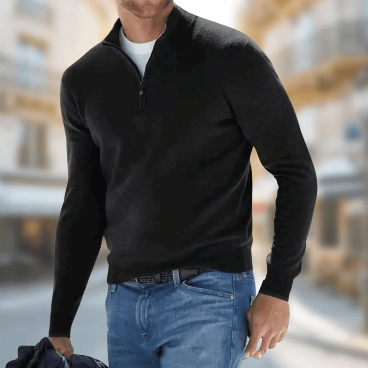 Pull demi-zip noir à col montant porté en ville