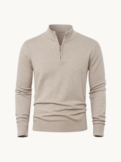 Pull beige en maille fine à col montant zippé, vue de face