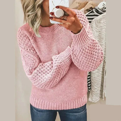 Pull manches gaufrées, coloris rose, porté en tenue