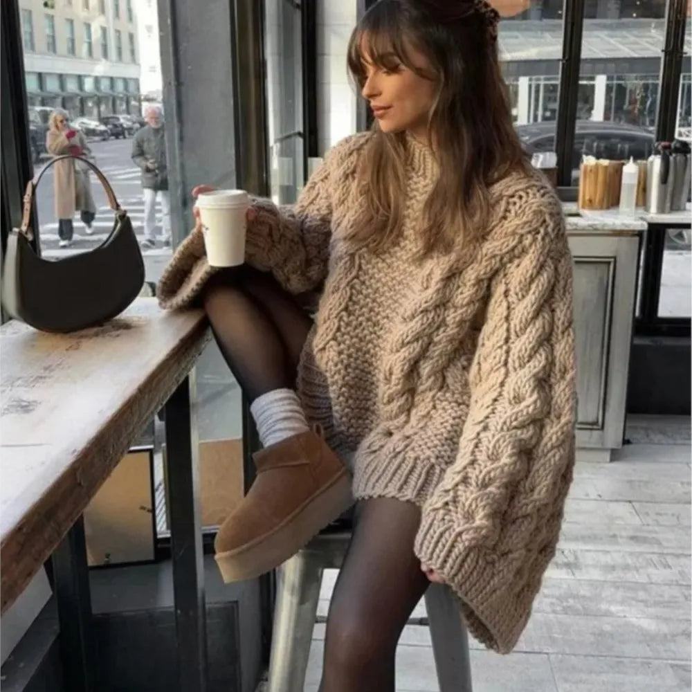 Pull oversize à torsades, coloris kaki, vu de face