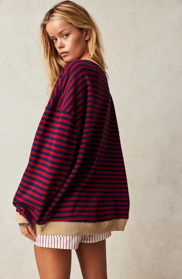 Pull rayé oversize, vu de face