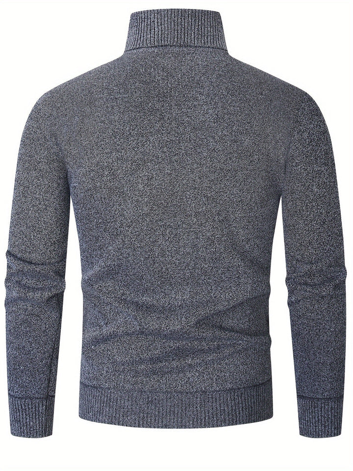 Dos du pull à col roulé gris chiné, maille unie et bord-côte à la taille