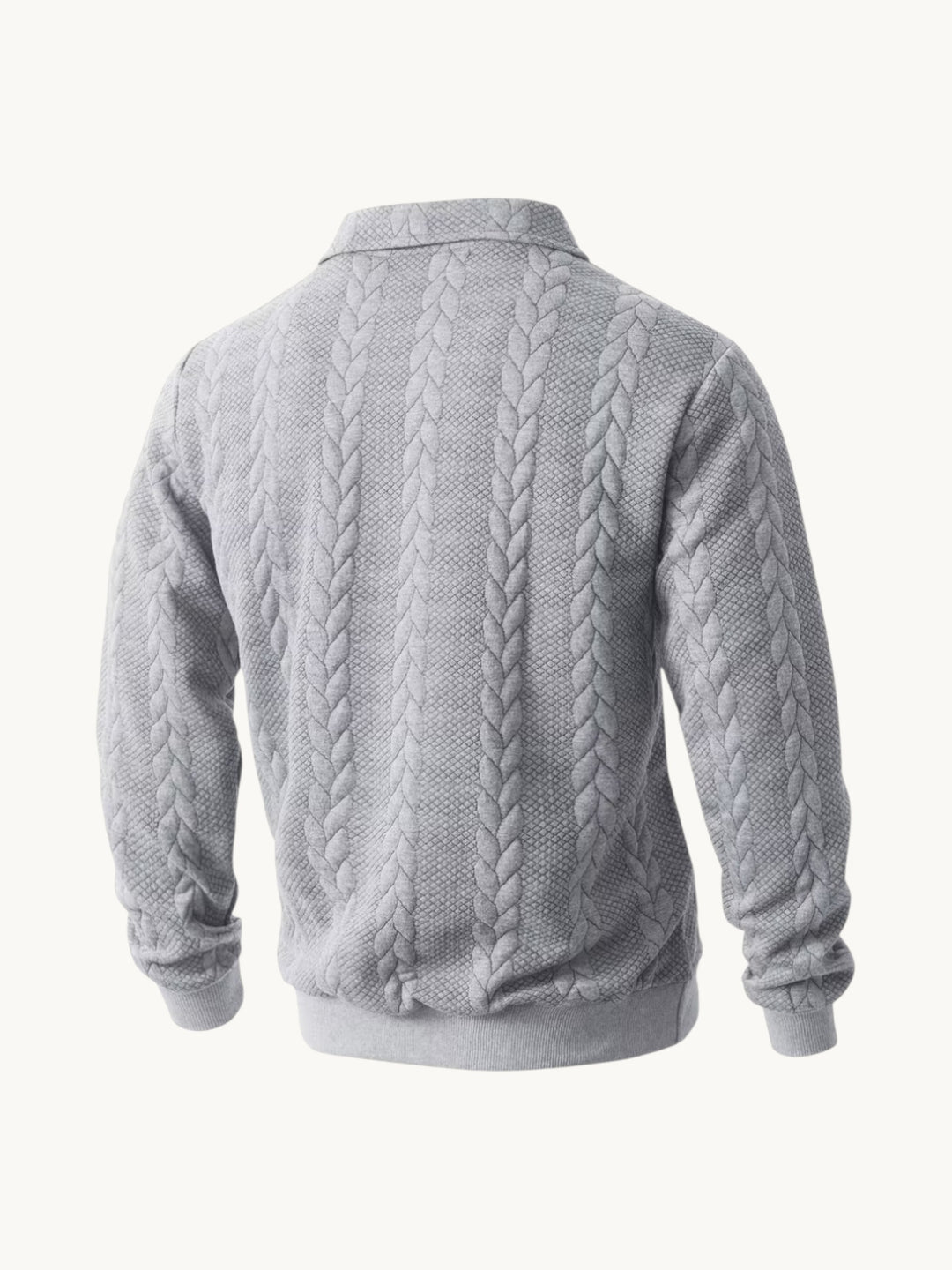 Pull torsadé gris clair à col chemise, vue de dos sur fond neutre