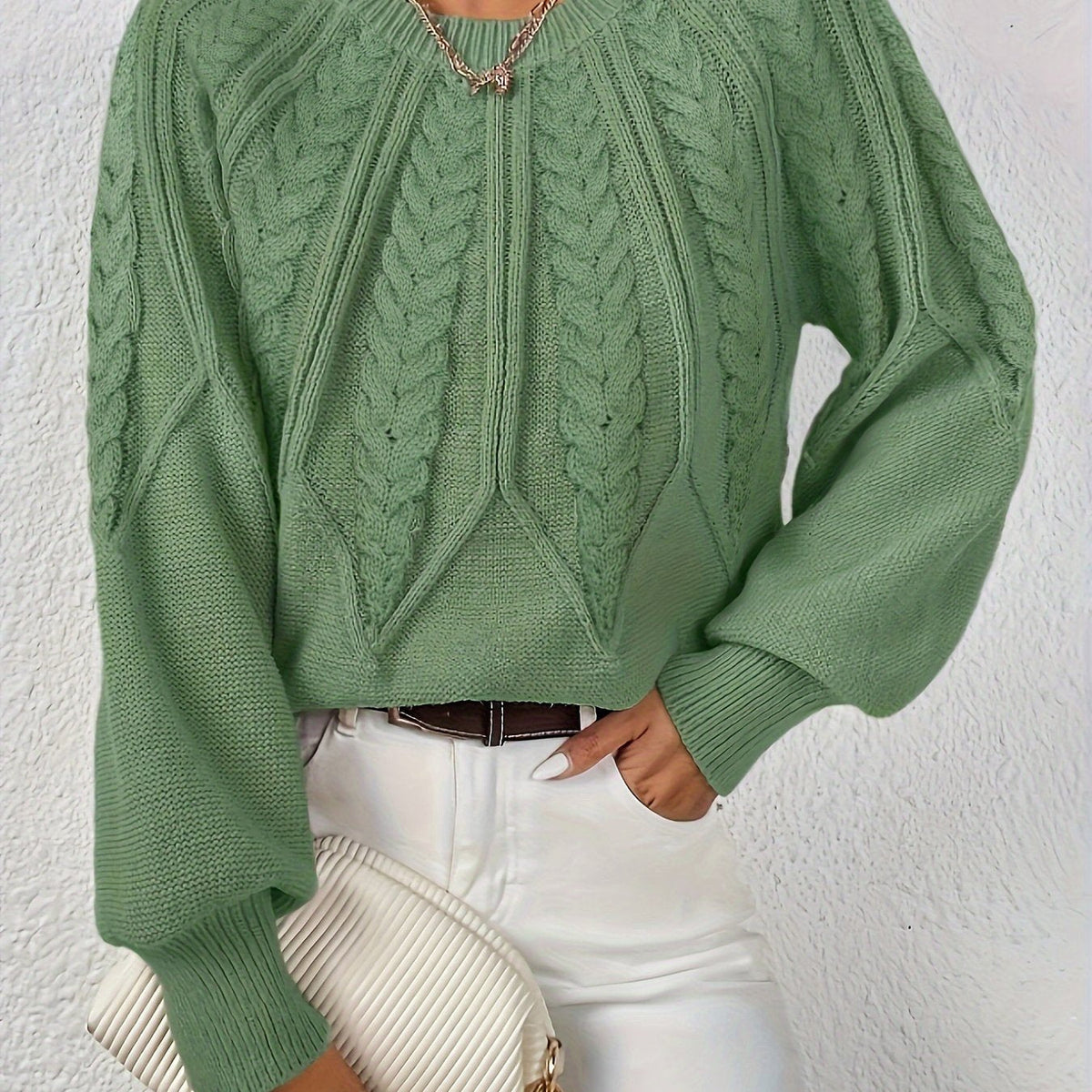 Pull torsadé col rond pour femme, coloris vert sauge