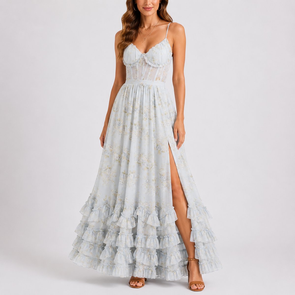 Robe longue fleurie bleu pâle, bustier et fente sur le côté