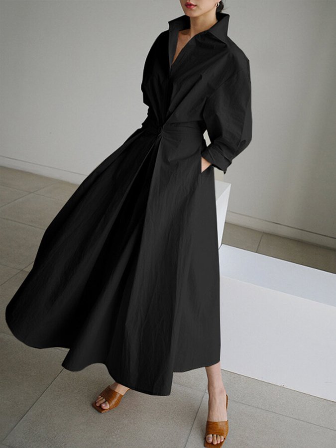Robe chemise longue évasée, coloris noir, vue de trois quarts