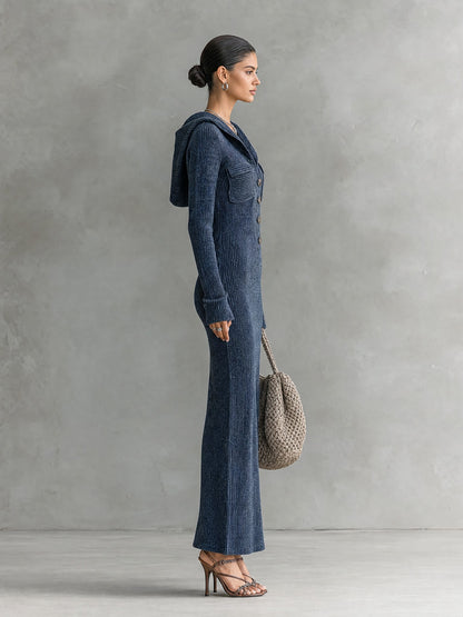 Robe longue à capuche, coloris bleu marine, vue de profil
