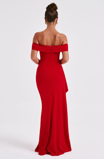 Robe longue bardot fendue, coloris rouge, vue de dos, vue 2