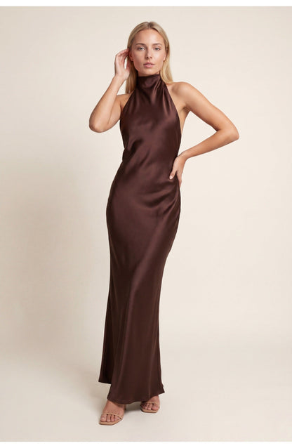 Robe longue col licou, coloris marron foncé, vue de face, vue 2