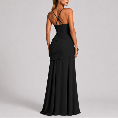 Robe longue noire vue de dos, bretelles croisées
