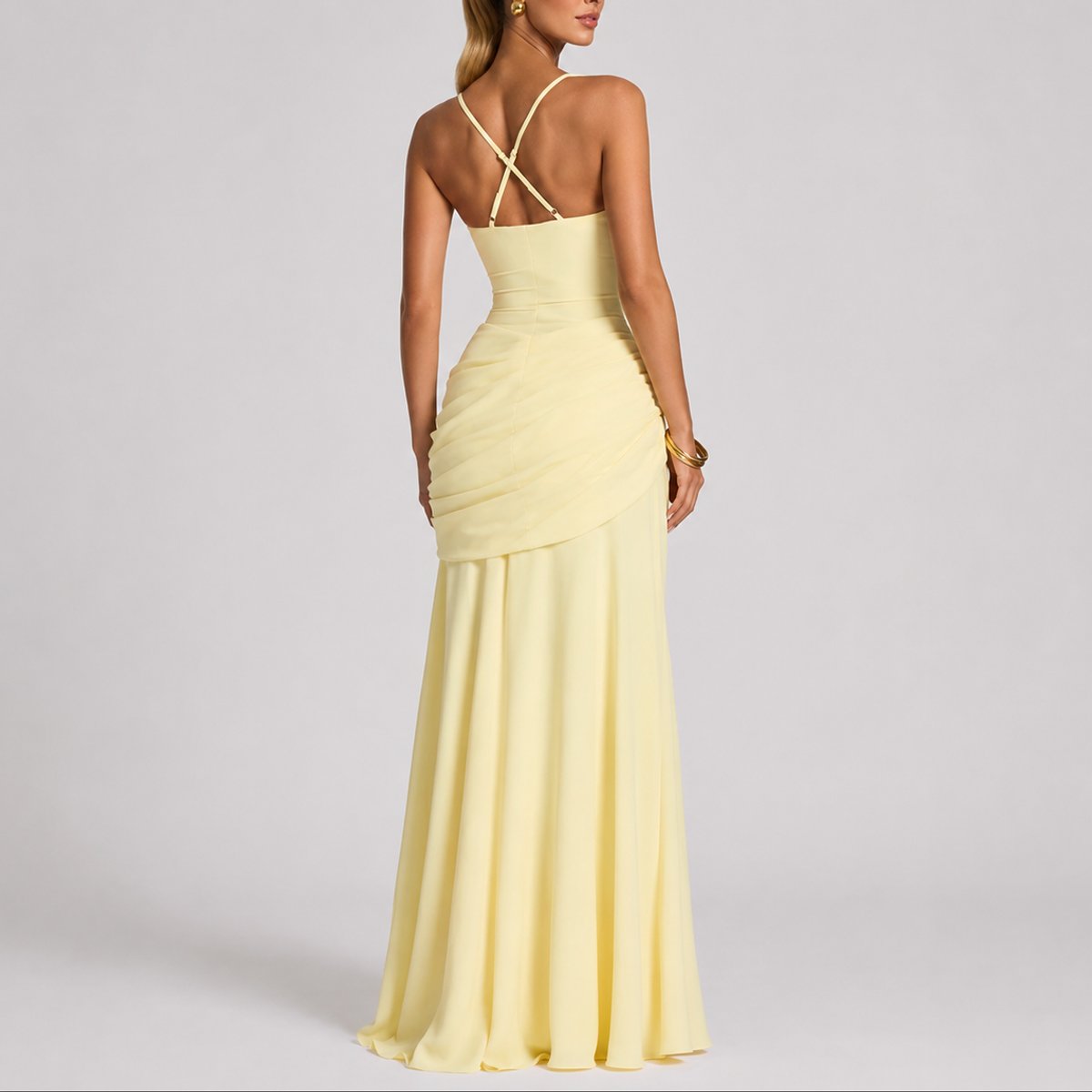 Robe longue jaune pâle vue de dos, bretelles croisées